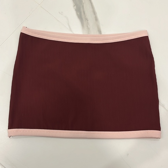 edikted | Sutton Contrast Ribbed Mini-Skirt - Picture 3 of 7